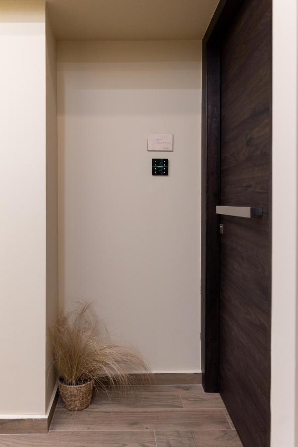 Theros By Agora Luxury Apartments In The Heart Of Heraklion المظهر الخارجي الصورة